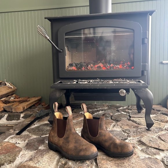 Blundstone Shoes - Woman's #550 Chelsea Tasmania Blundstone Leather Brown Boots